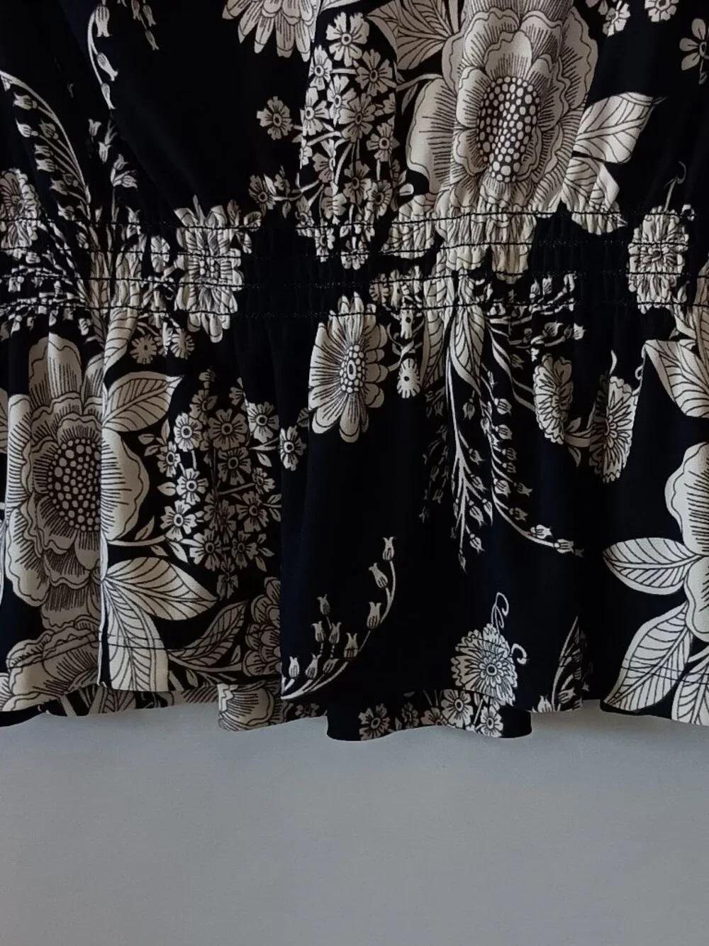 TOMMY HILFIGER Navy and White Floral Sleeveless Blouse Size L ($14) - Picture 9 of 12